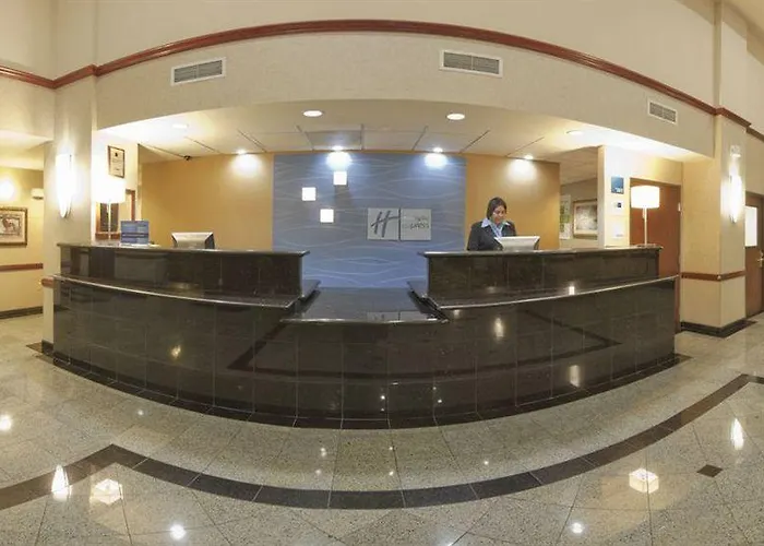 Express & - Austin - By Ihg Hotel