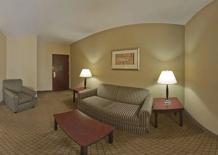 Hotel Express & - Austin - By Ihg Round Rock