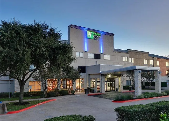 Express & - Austin - By Ihg Hotel 3*