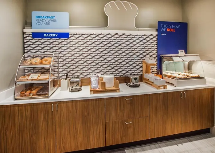Express & - Austin - By Ihg