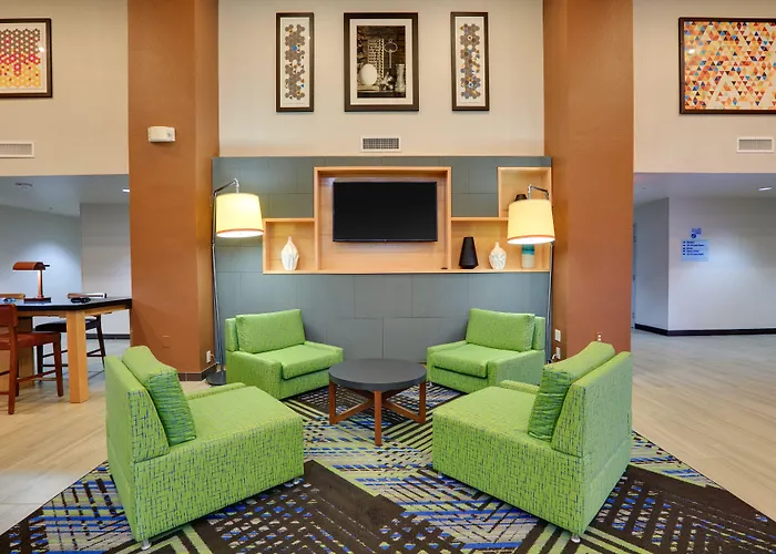 Express & - Austin - By Ihg Hotel