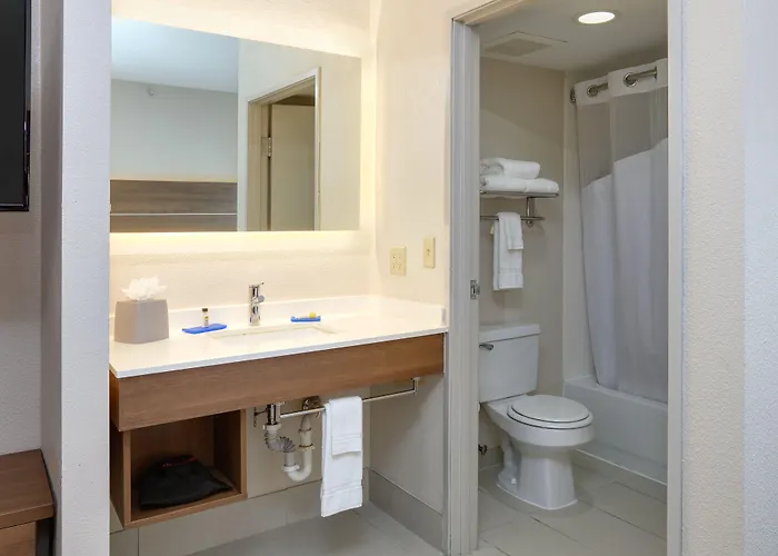 Express & - Austin - By Ihg 3* Round Rock