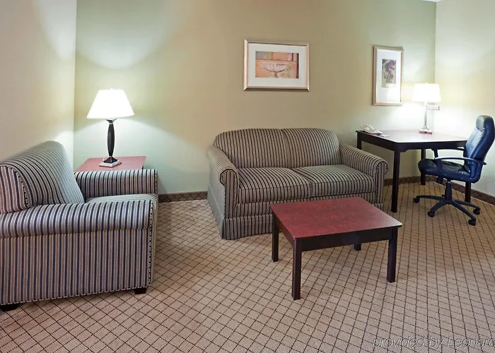 Express & - Austin - By Ihg Hotel